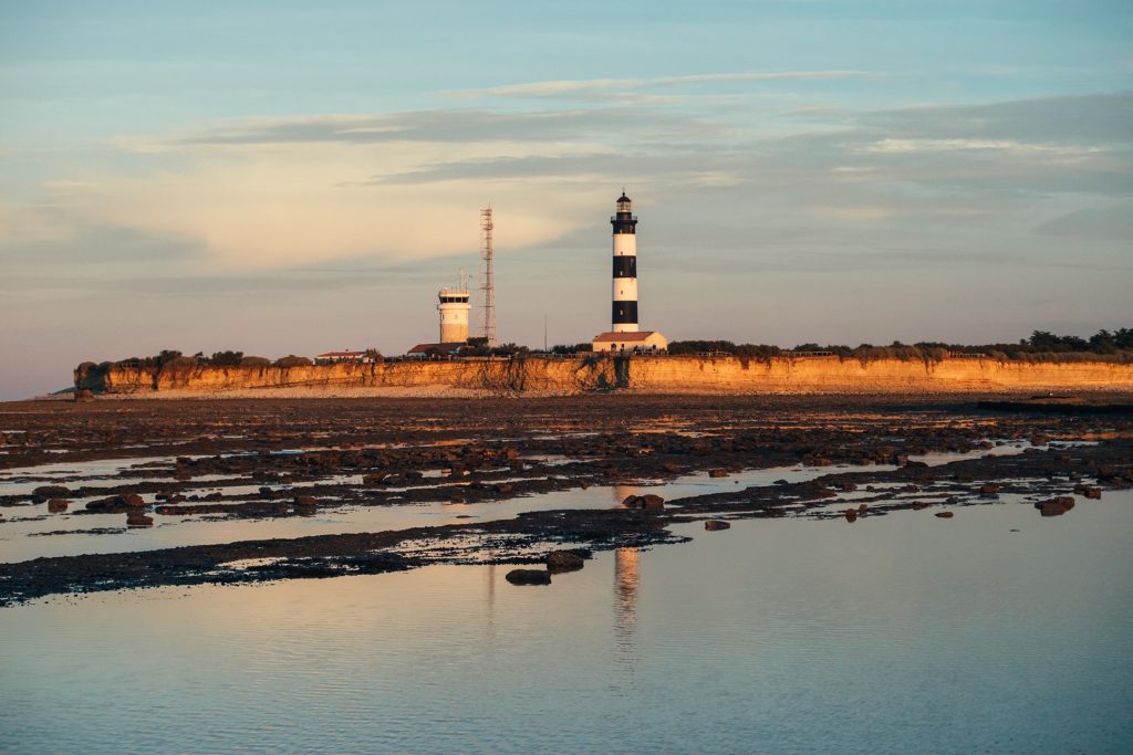 Phare de Chassiron au sunset depuis les écluses