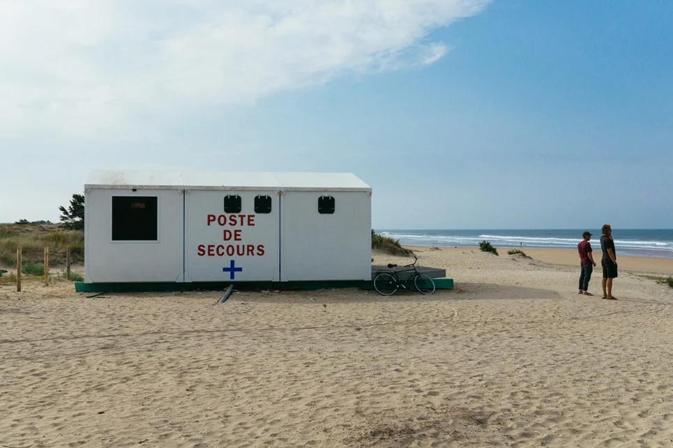 Poste de secours à Grand-Village-Plage