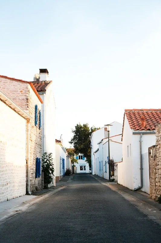 Ruelle du village de La-Brée-Les-Bains