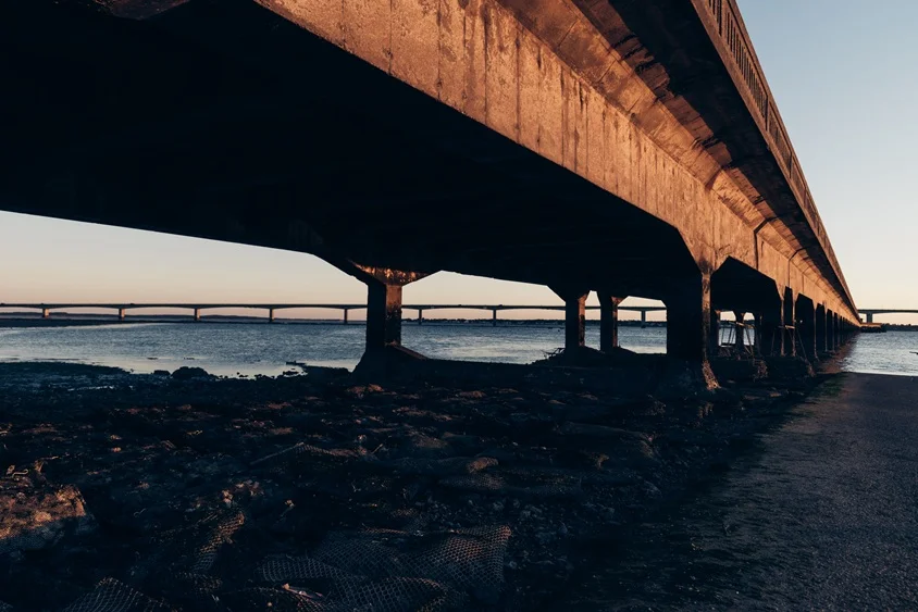 Ancien embarcadère d'Oléron avec le pont en arrière plan